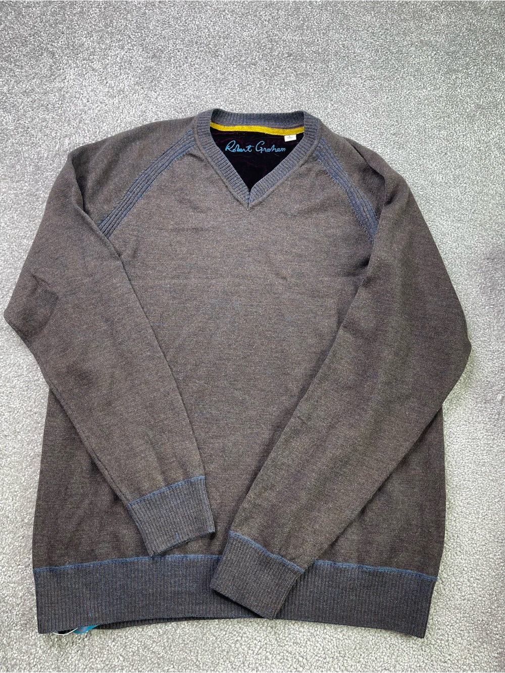 Robert Graham Men's Large Brown V-Neck Wool Sweater
